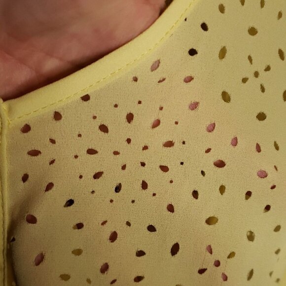 Daytrip Womens Yellow Silky Lazer  Cut High Low Top Large - Picture 4 of 7